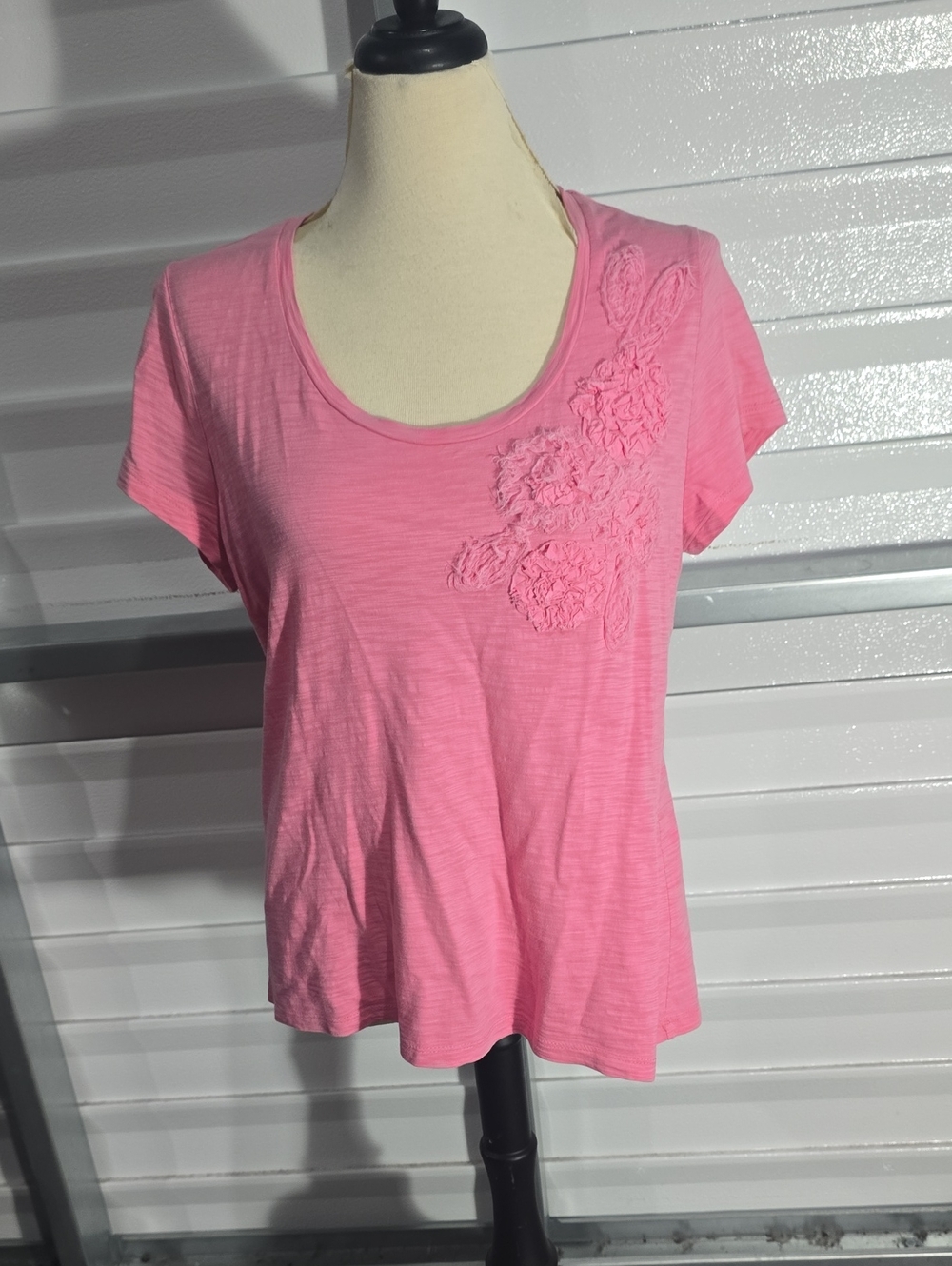 St. John's Bay Pink Short Sleeve Tee with Floral Applique Bunny Detail Size PXL